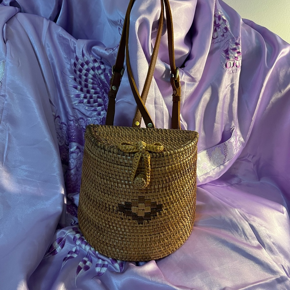 Wicker Back Pack